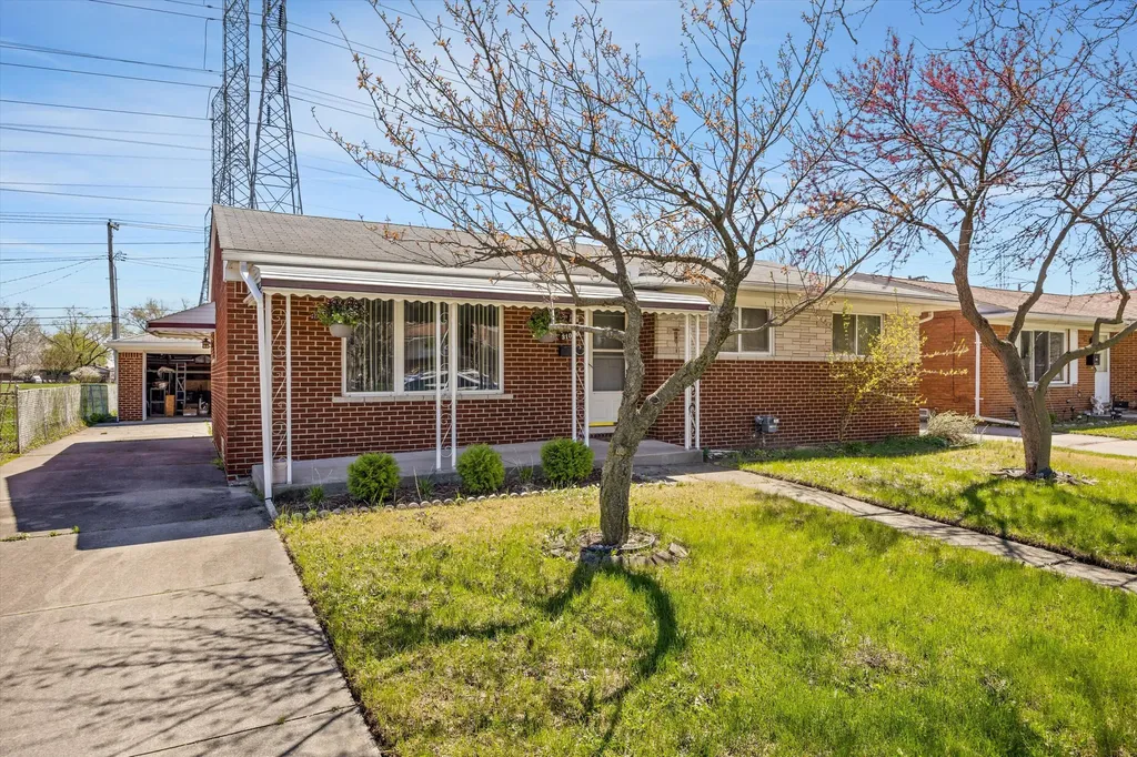 31036 Palomino Avenue Warren City MI 48093