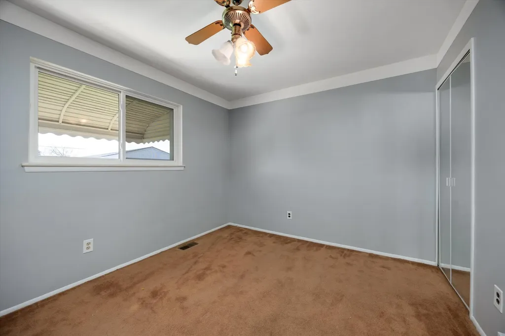 31036 Palomino Avenue Warren City MI 48093