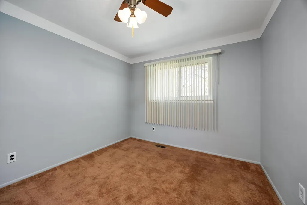 31036 Palomino Avenue Warren City MI 48093