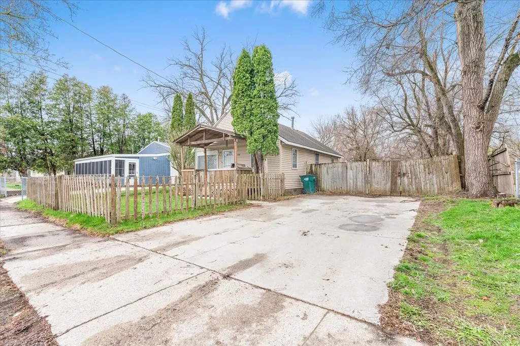 4924 Pleasant Grove Road Ingham Township MI 48910