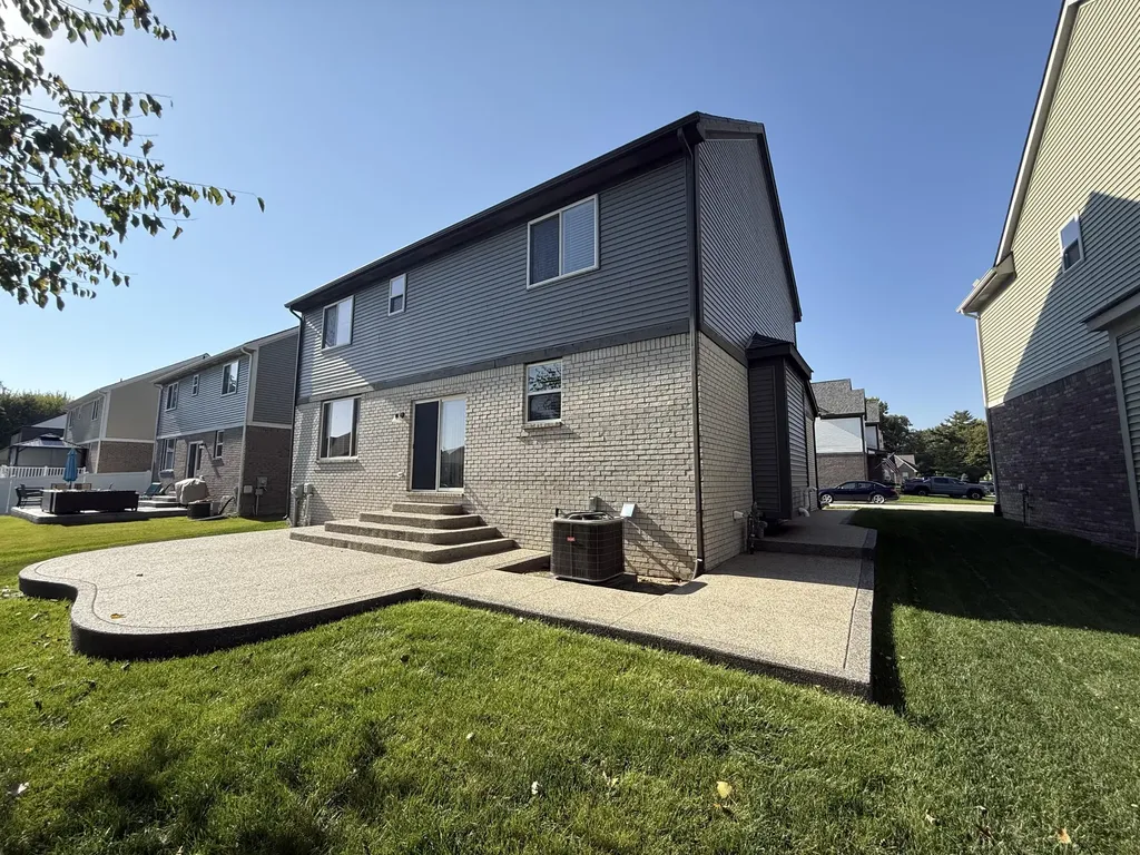 29371 Bayside Circle N Chesterfield Township MI 48047