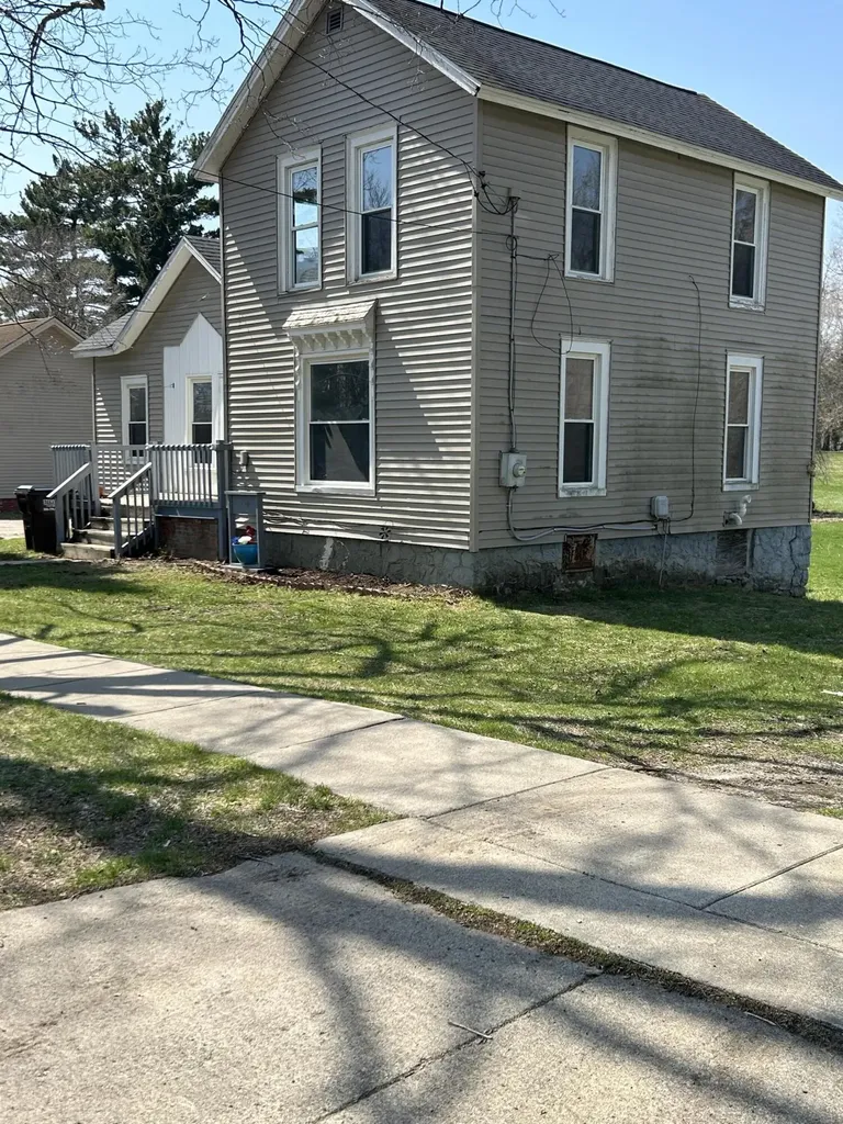 714 N Maple Grove Avenue Hudson City MI 49247