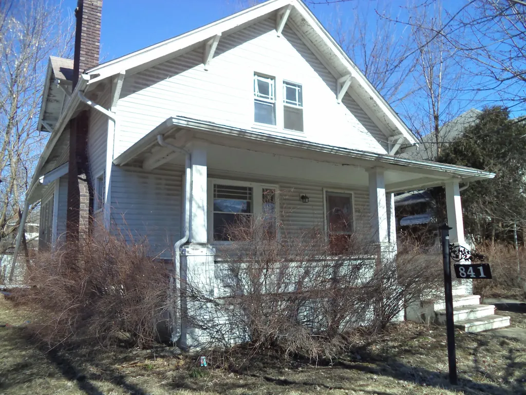 841 E 8th Street Flint City MI 48503