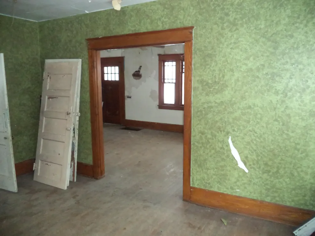 841 E 8th Street Flint City MI 48503