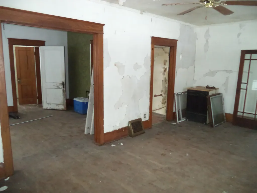 841 E 8th Street Flint City MI 48503