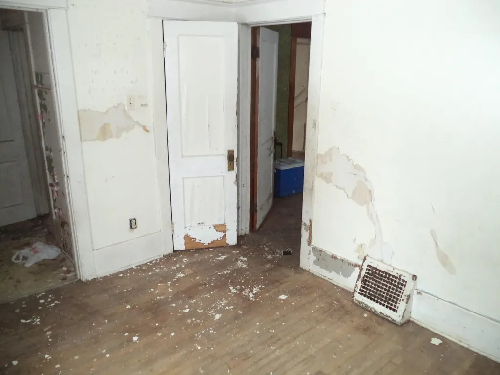 841 E 8th Street Flint City MI 48503