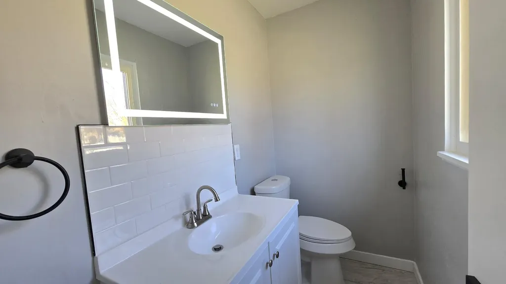 3109 Risdale Avenue Lansing City MI 48911