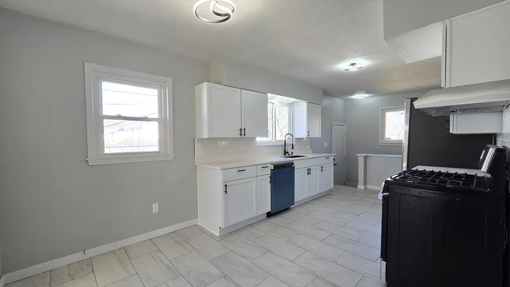 3109 Risdale Avenue Lansing City MI 48911