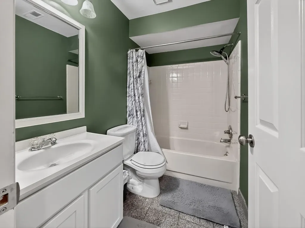 16486 Clarkson Drive Fraser City MI 48026