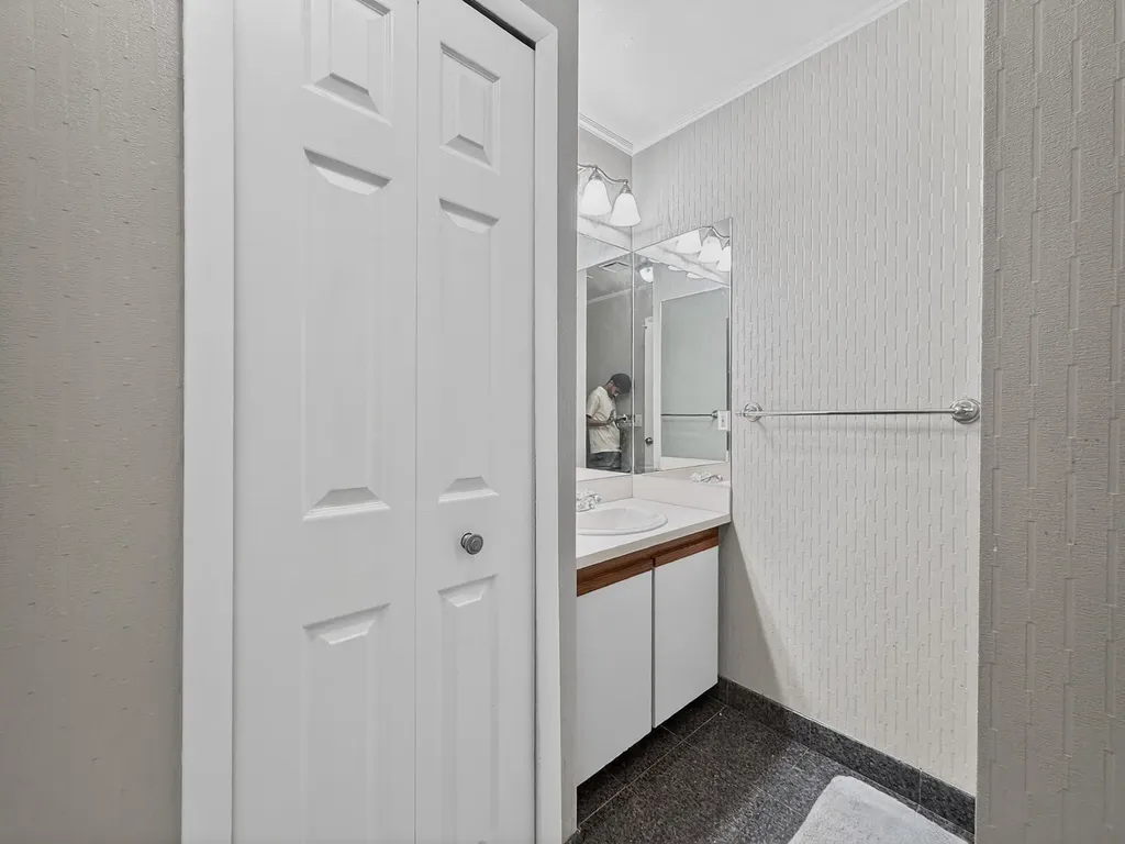 16486 Clarkson Drive Fraser City MI 48026