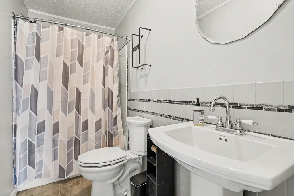 9491 Thorne Road Unknown City MI 49246
