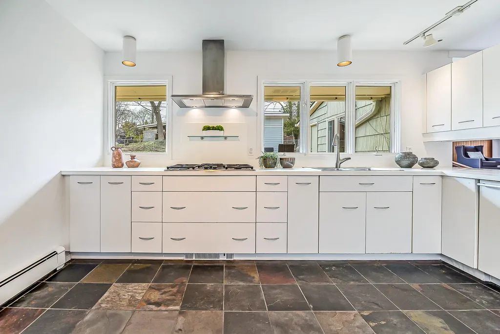 1307 Beechwood Drive Ann Arbor City MI 48103