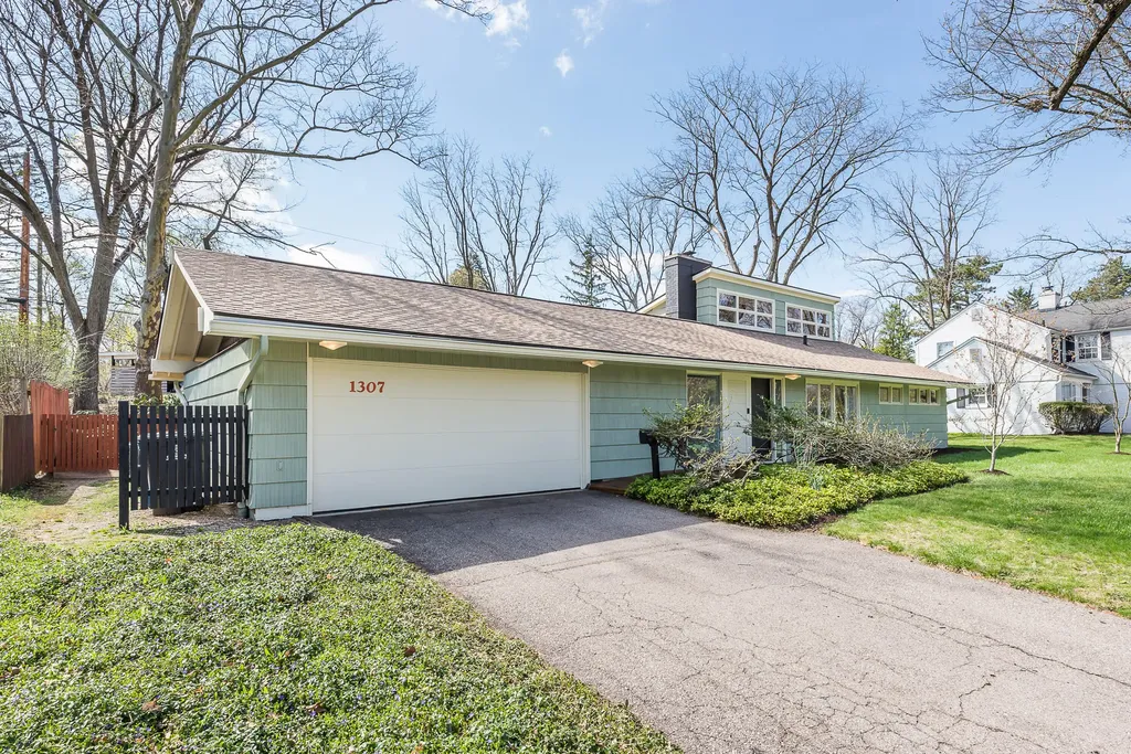 1307 Beechwood Drive Ann Arbor City MI 48103