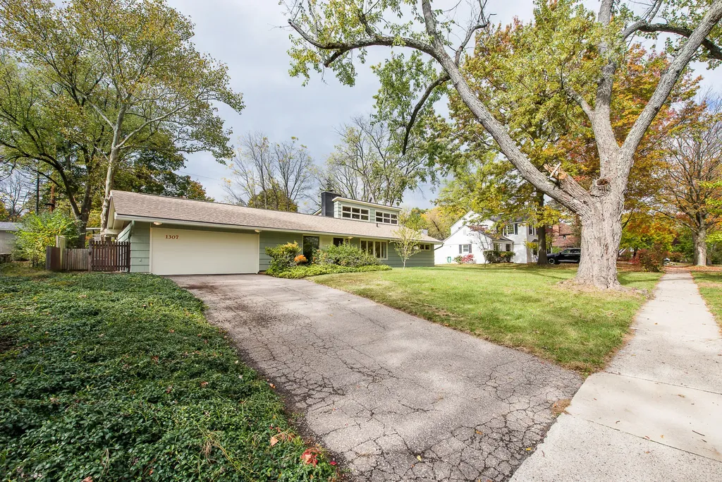 1307 Beechwood Drive Ann Arbor City MI 48103