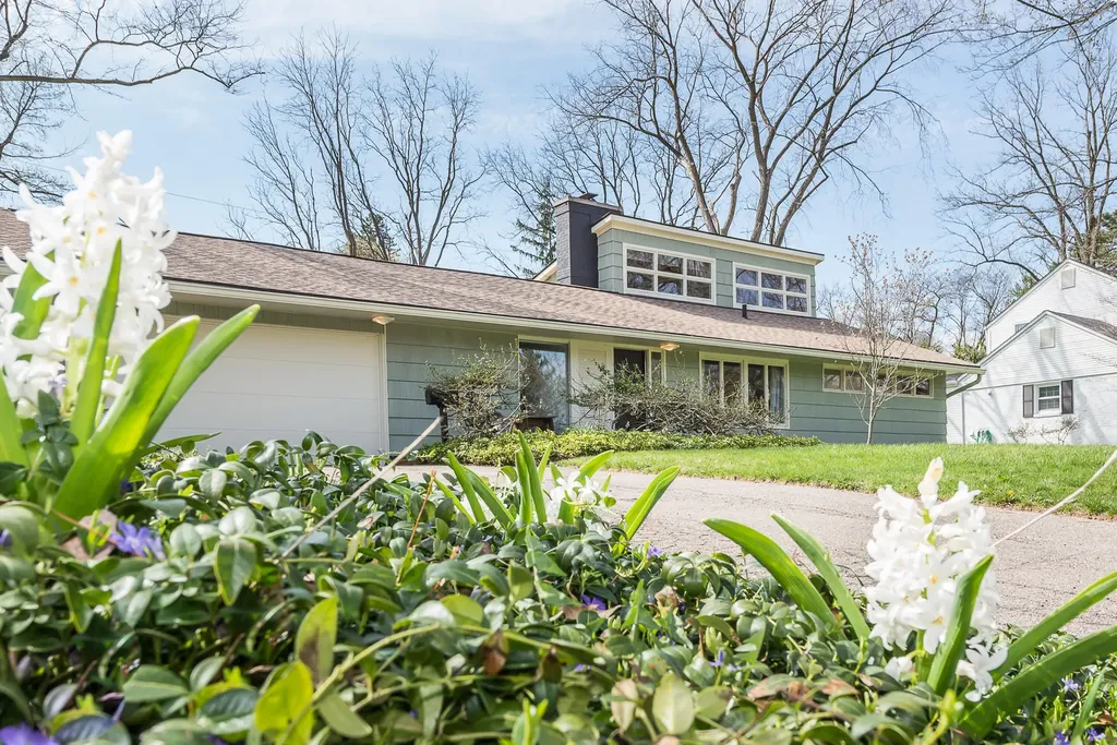 1307 Beechwood Drive Ann Arbor City MI 48103