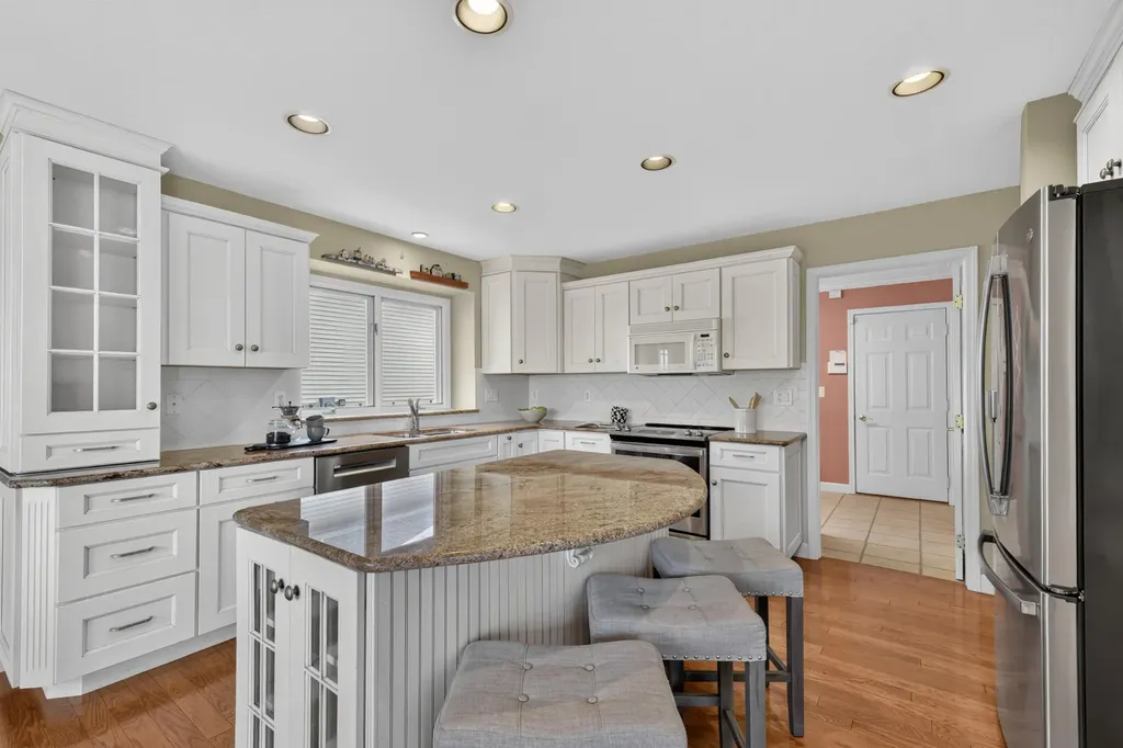 805 Marlpool Drive Saline City MI 48176