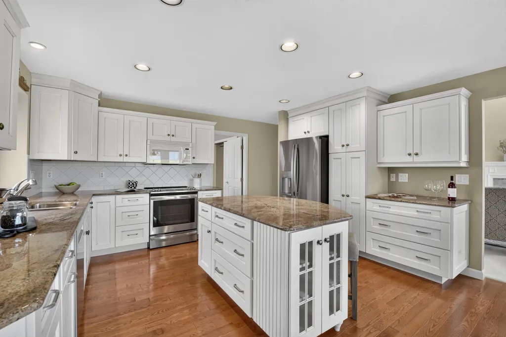 805 Marlpool Drive Saline City MI 48176