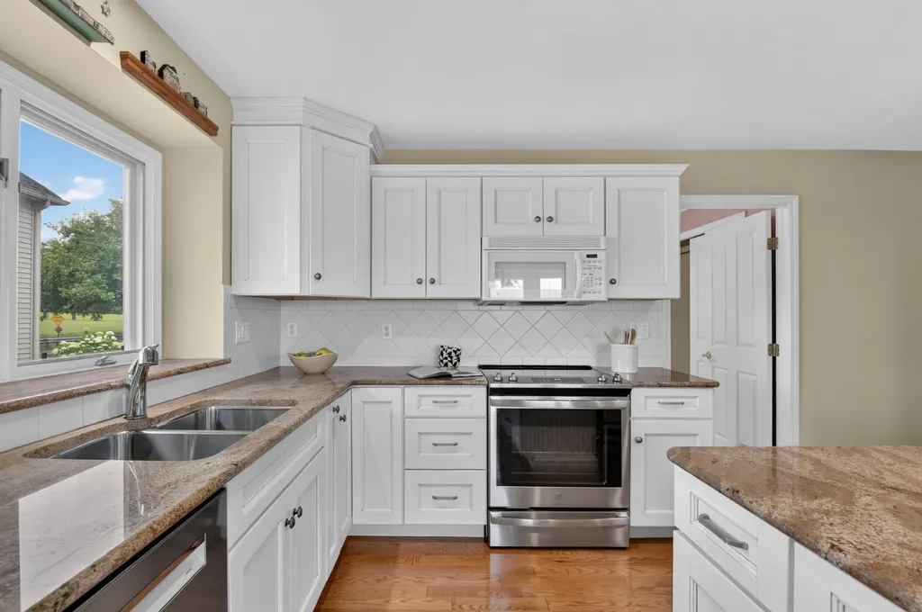 805 Marlpool Drive Saline City MI 48176