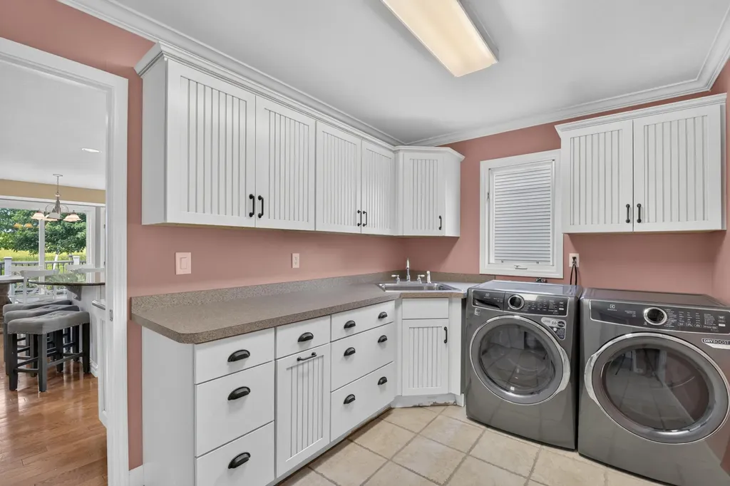 805 Marlpool Drive Saline City MI 48176