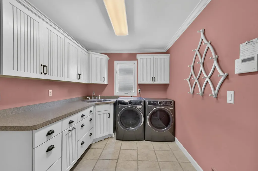 805 Marlpool Drive Saline City MI 48176