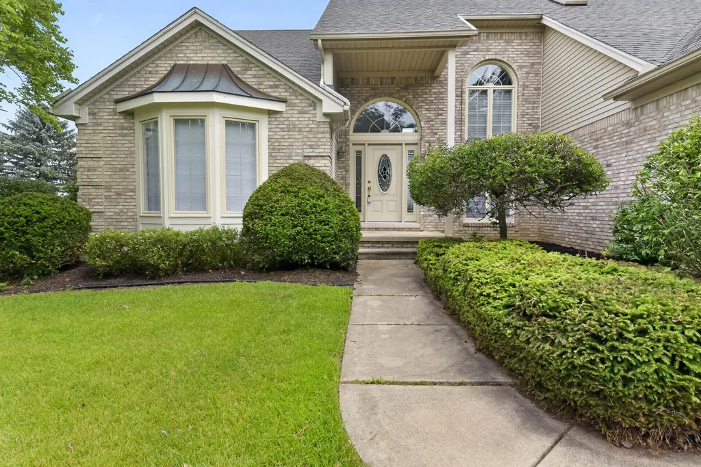 805 Marlpool Drive Saline City MI 48176
