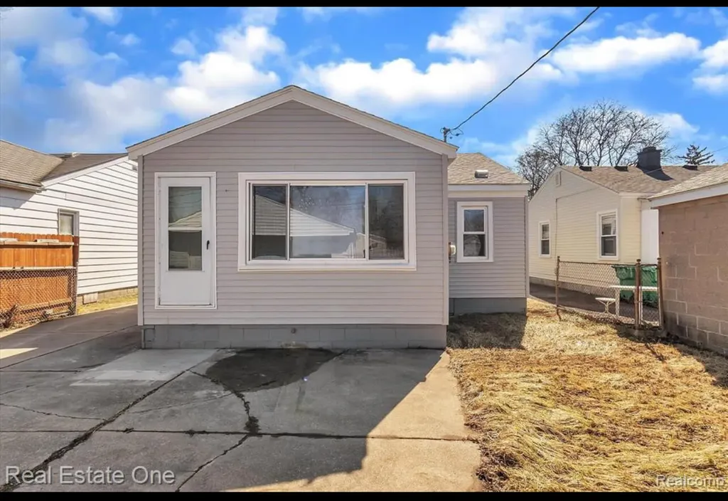 28832 Block Street Garden City City MI 48135