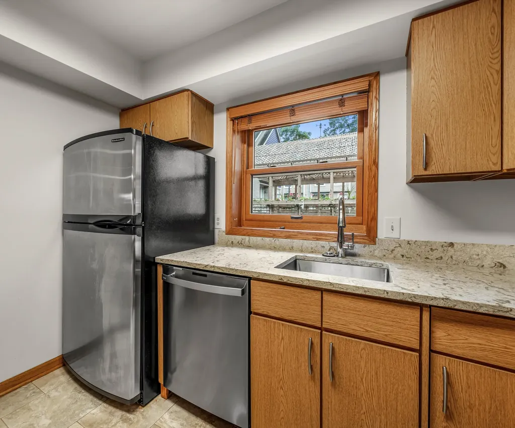 651 N 5th Avenue Ann Arbor City MI 48104