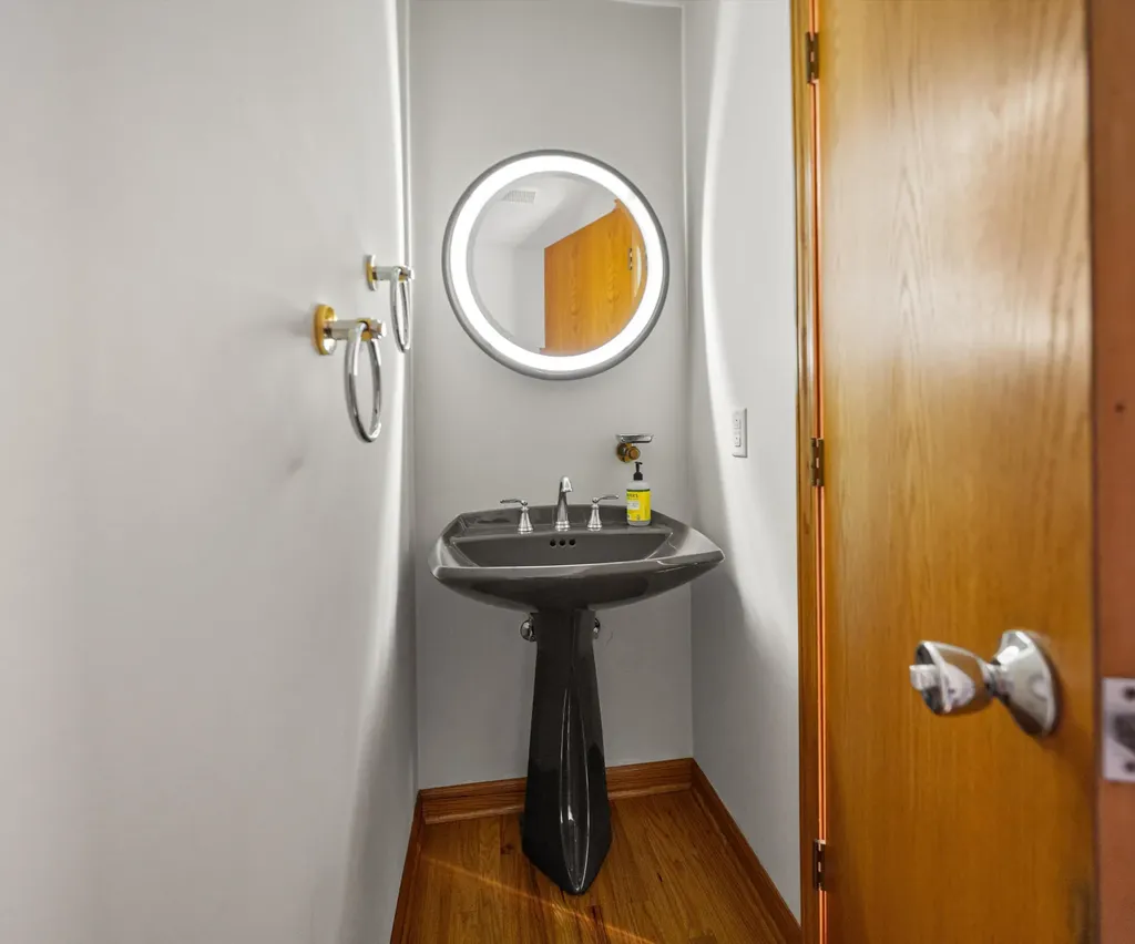 651 N 5th Avenue Ann Arbor City MI 48104