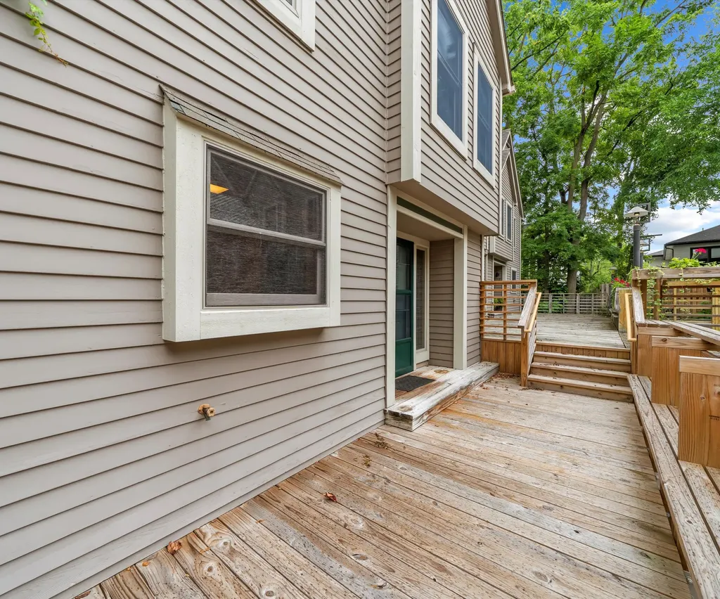 651 N 5th Avenue Ann Arbor City MI 48104