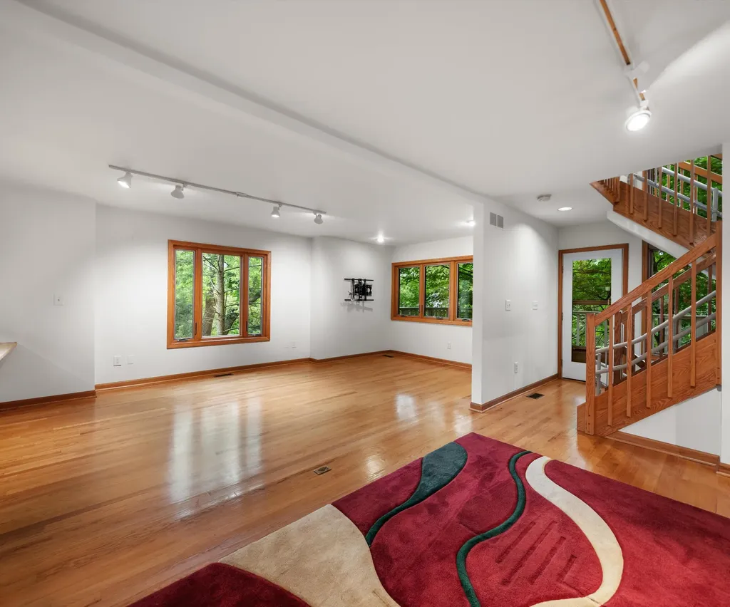 651 N 5th Avenue Ann Arbor City MI 48104
