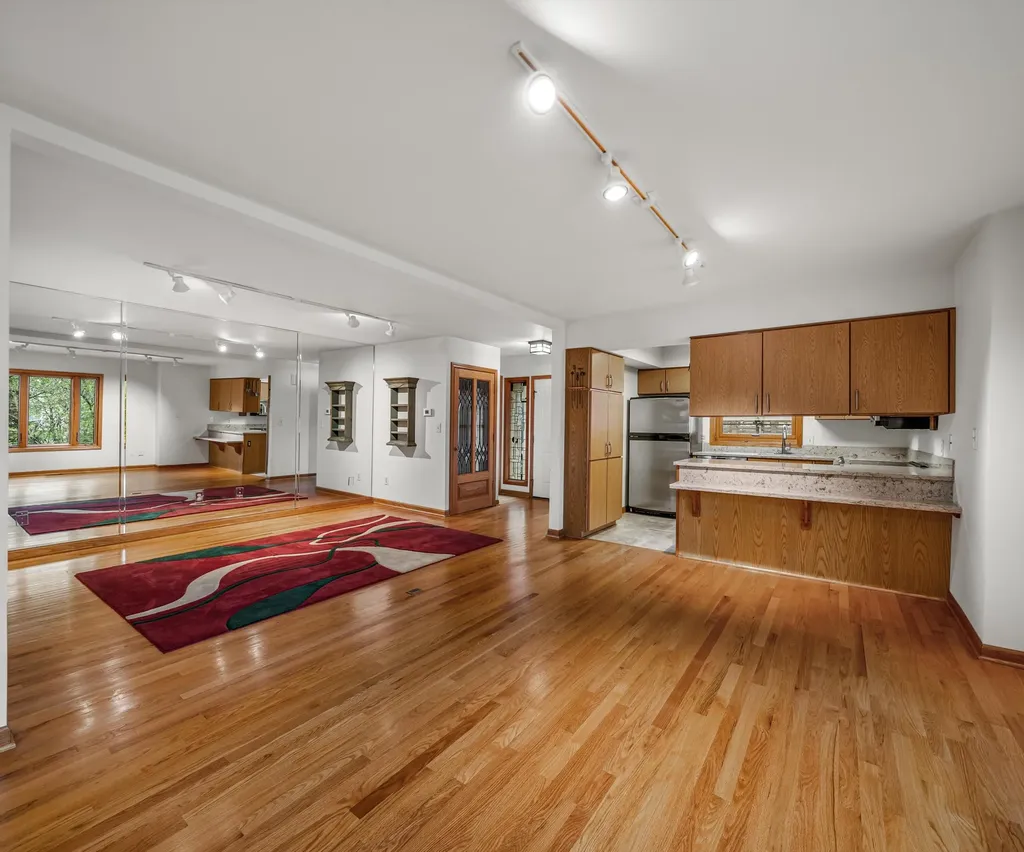 651 N 5th Avenue Ann Arbor City MI 48104