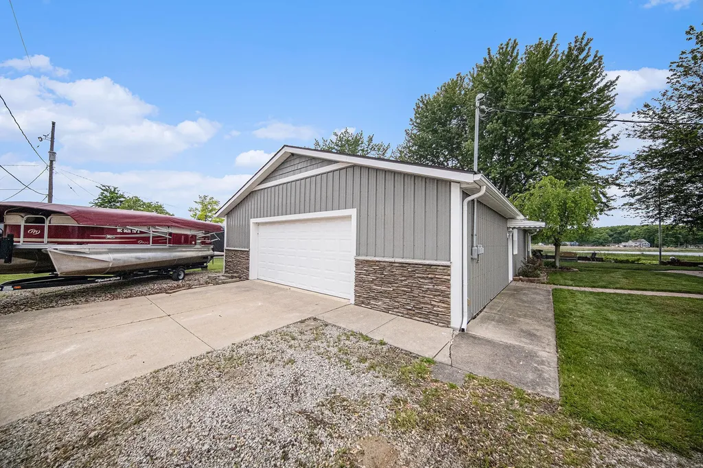 329 Pamela Circle Columbia Township MI 49230