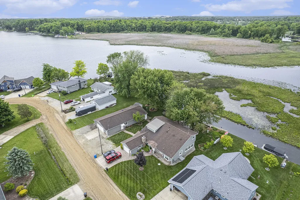 329 Pamela Circle Columbia Township MI 49230