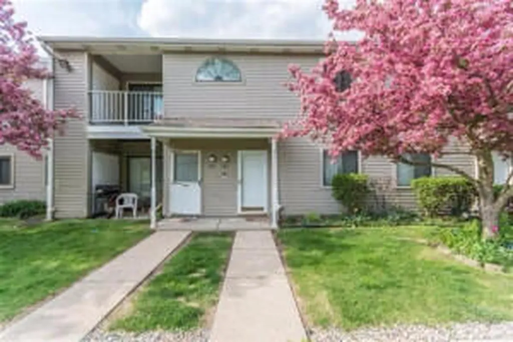 735 Clubhouse Drive Ypsilanti Charter Township MI 48197