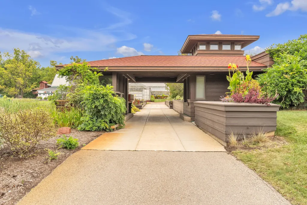 5105 Turtle Point Drive Northfield Township MI 48105