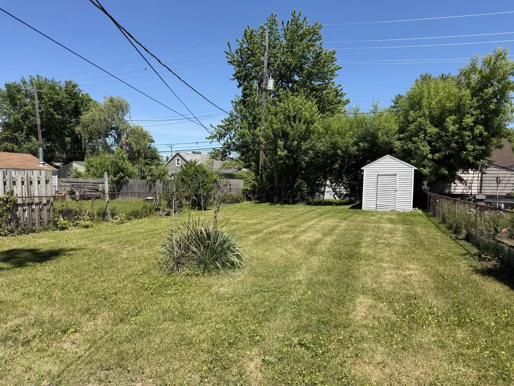 18852 Indian Redford Charter Township MI 48240
