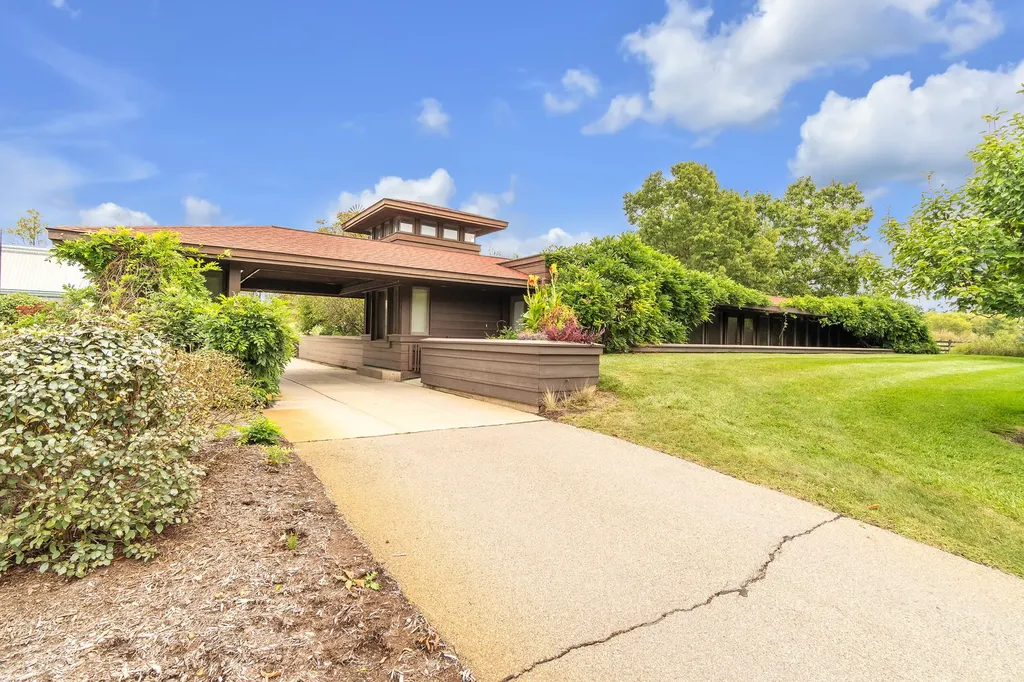 5140 Turtle Point Drive Northfield Township MI 48105
