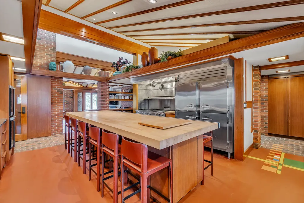 5200 Turtle Point Drive Northfield Township MI 48105