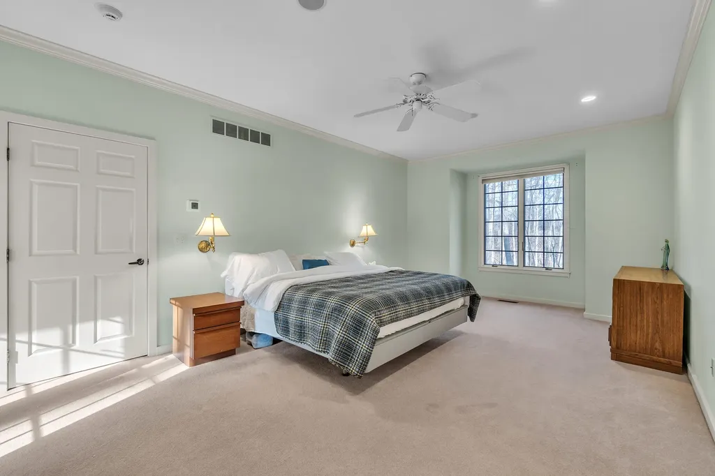 5200 Turtle Point Drive Northfield Township MI 48105