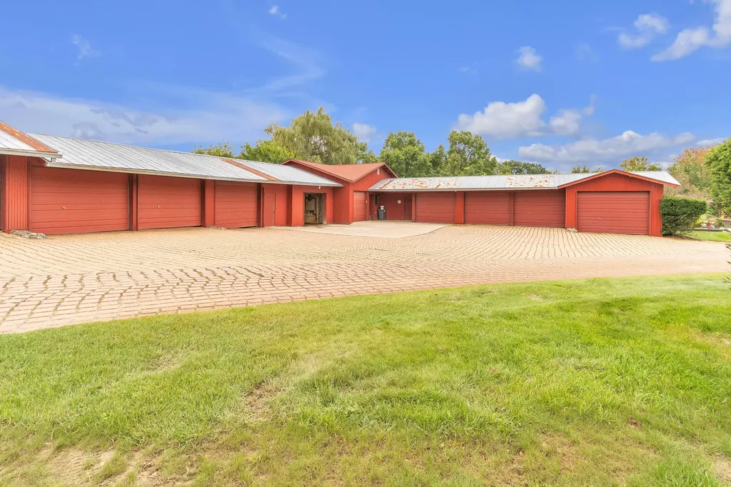5200 Turtle Point Drive Northfield Township MI 48105