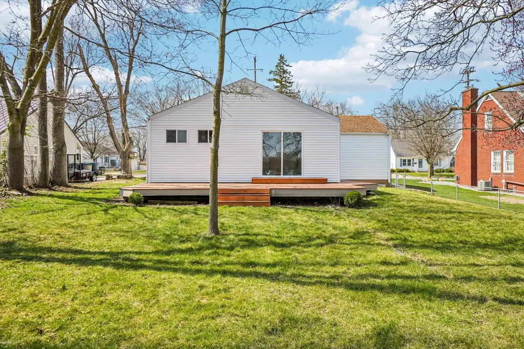 682 Budlong Street Adrian City MI 49221