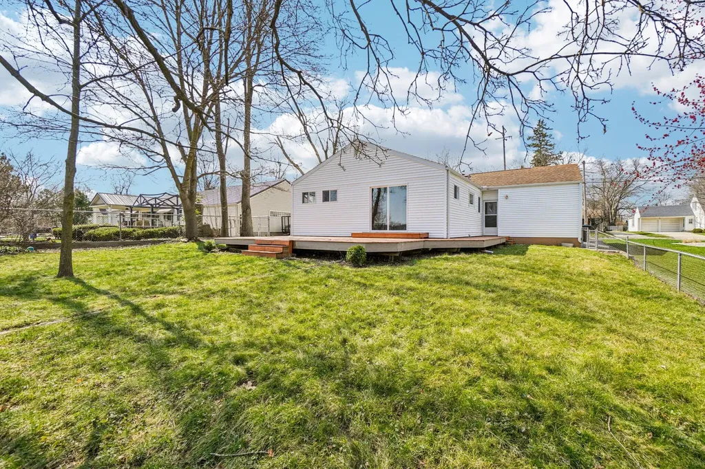 682 Budlong Street Adrian City MI 49221
