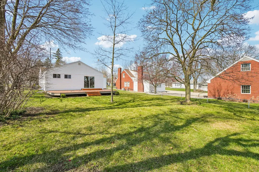 682 Budlong Street Adrian City MI 49221