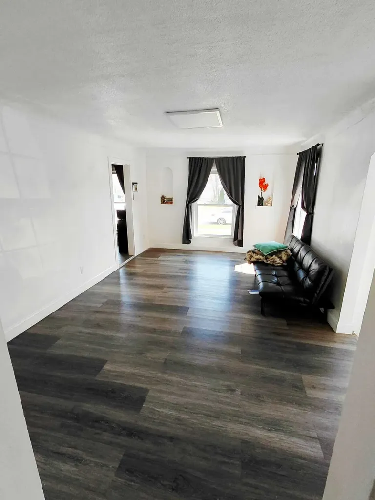 8845 Faust Avenue Detroit City MI 48228