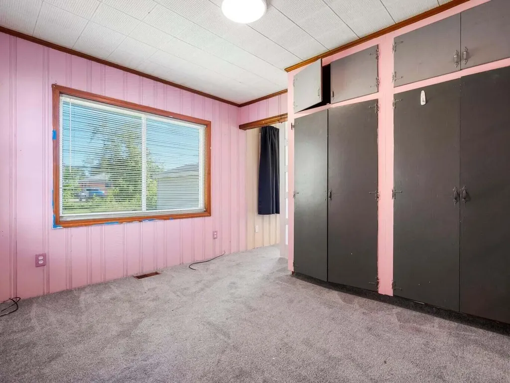 25616 Hoffmeyer Street Roseville City MI 48066