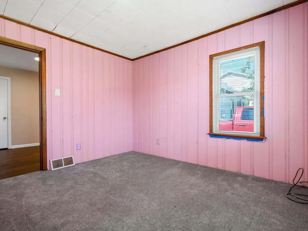 25616 Hoffmeyer Street Roseville City MI 48066