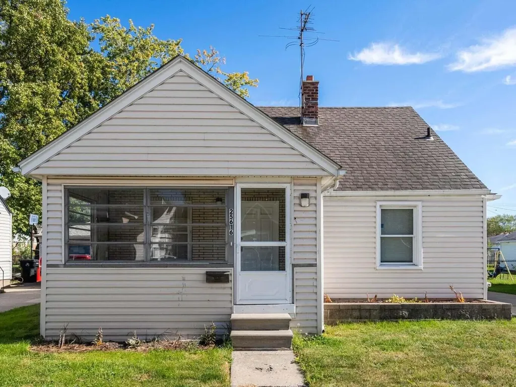 25616 Hoffmeyer Street Roseville City MI 48066