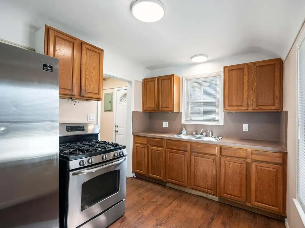 25616 Hoffmeyer Street Roseville City MI 48066