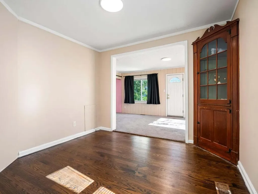 25616 Hoffmeyer Street Roseville City MI 48066
