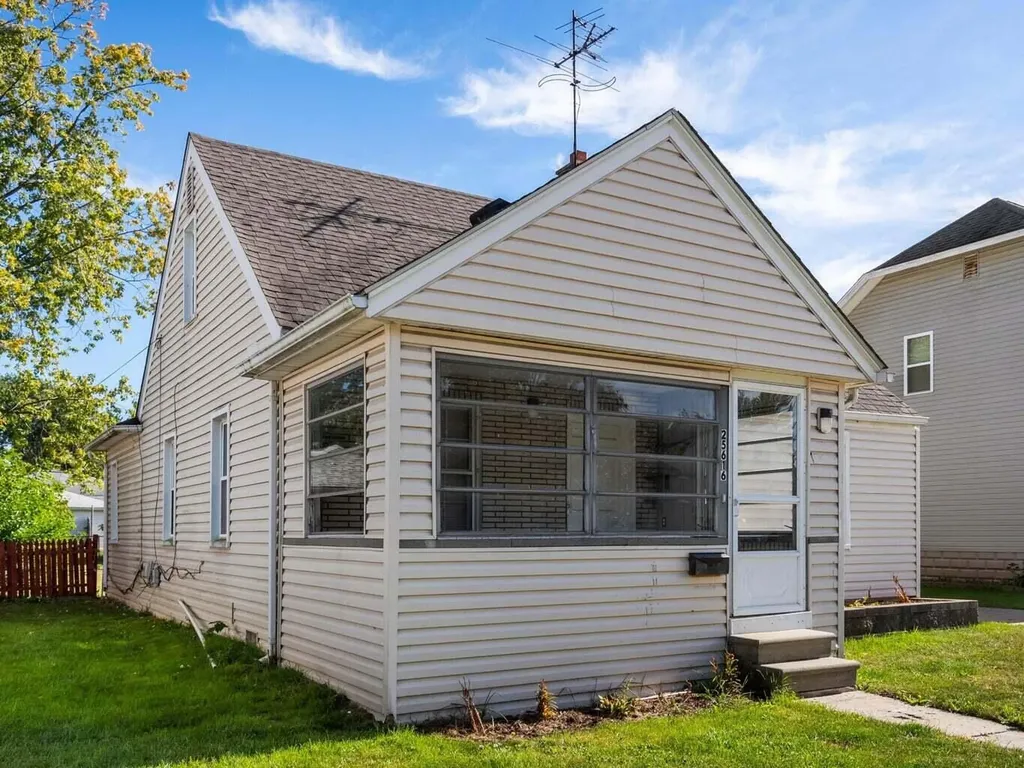 25616 Hoffmeyer Street Roseville City MI 48066